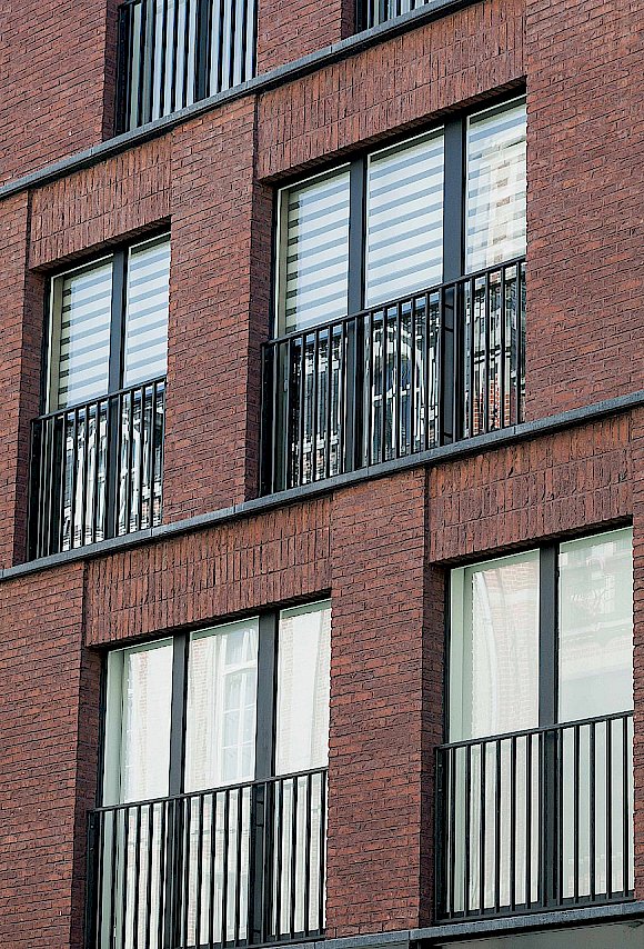 Handelsruimte en 5 appartementen Leuven